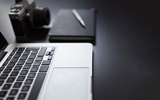 开云体育在线登入-2021年季后赛，库里的每一场远投都成为比赛的“焦点”，数场比赛投中五个以上三分球